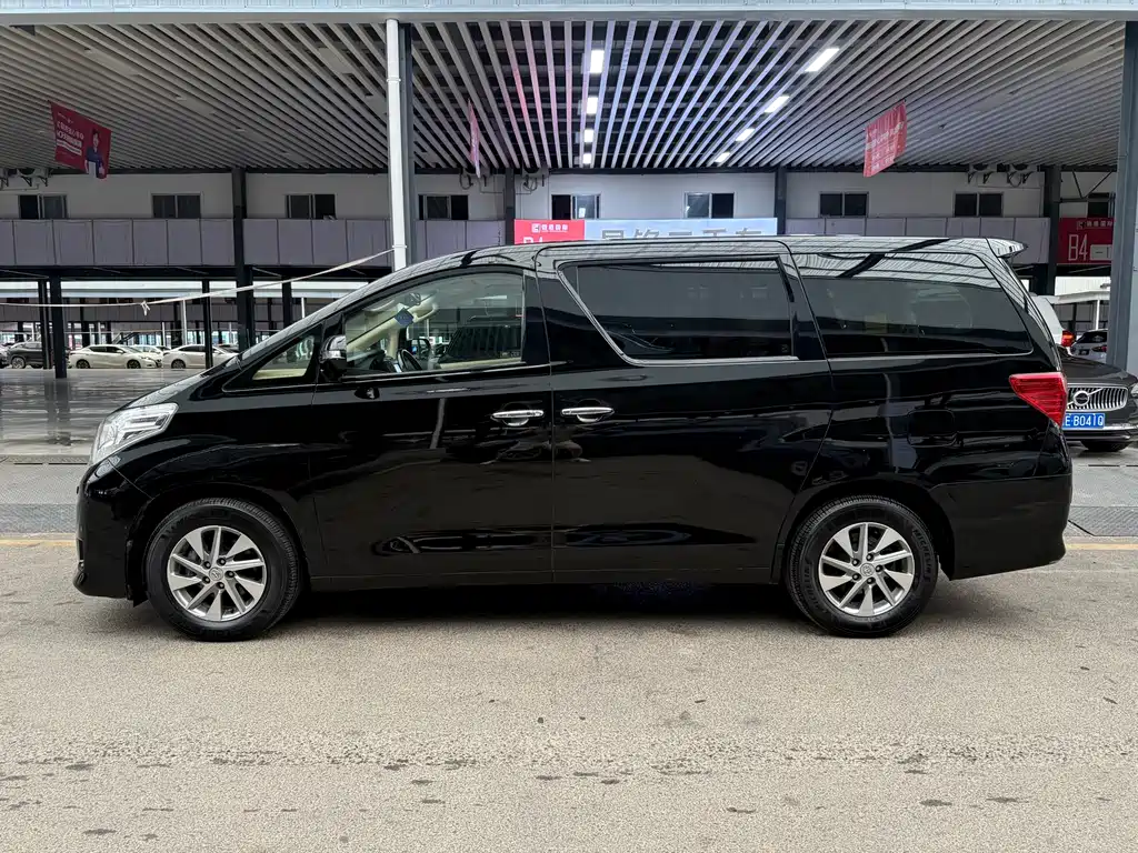 Toyota Alphard 2014
