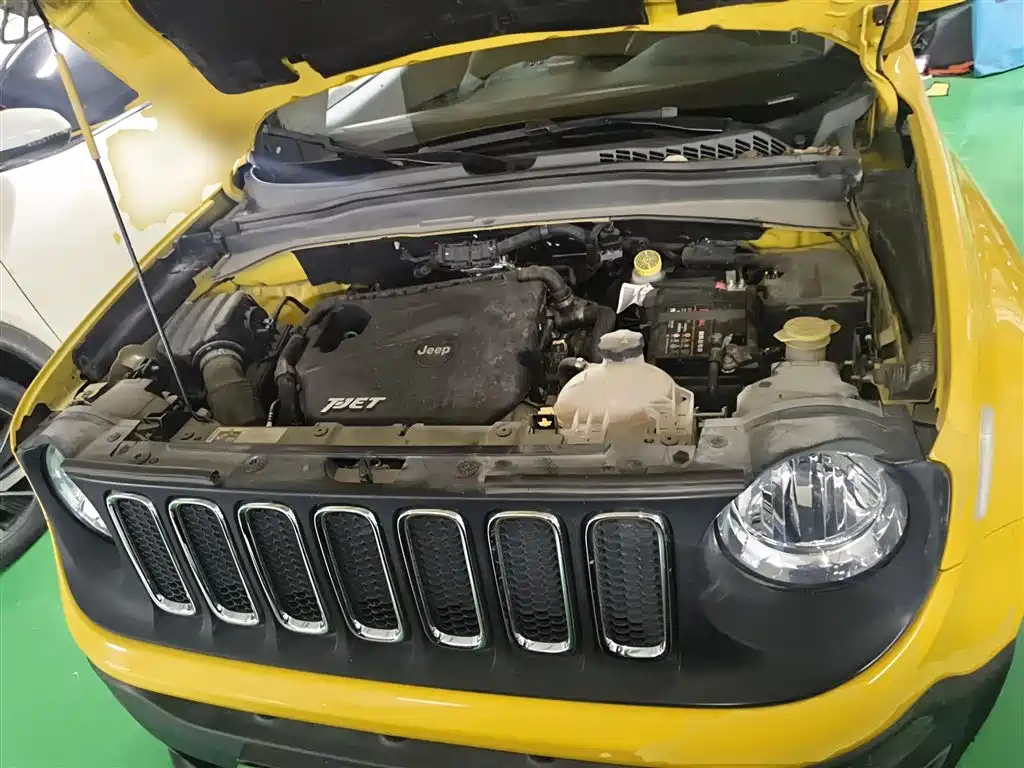 Jeep Renegade 2018 — фото 13