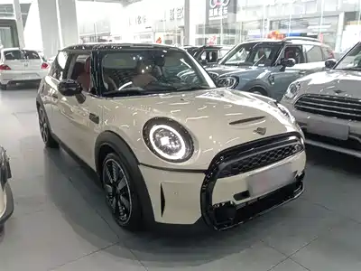 MINI MINI 2023