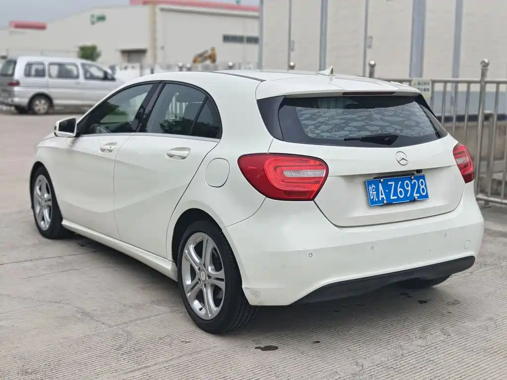 Mercedes-Benz A-Class 2015 — фото 4