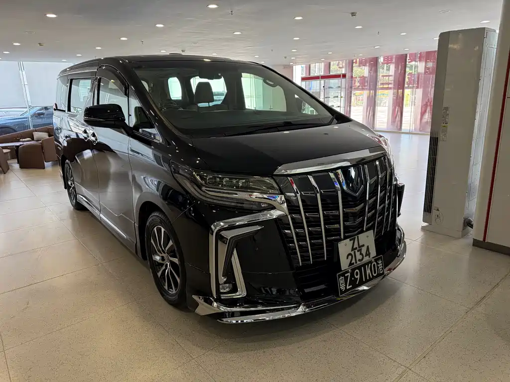 Toyota Alphard 2017 — фото 2