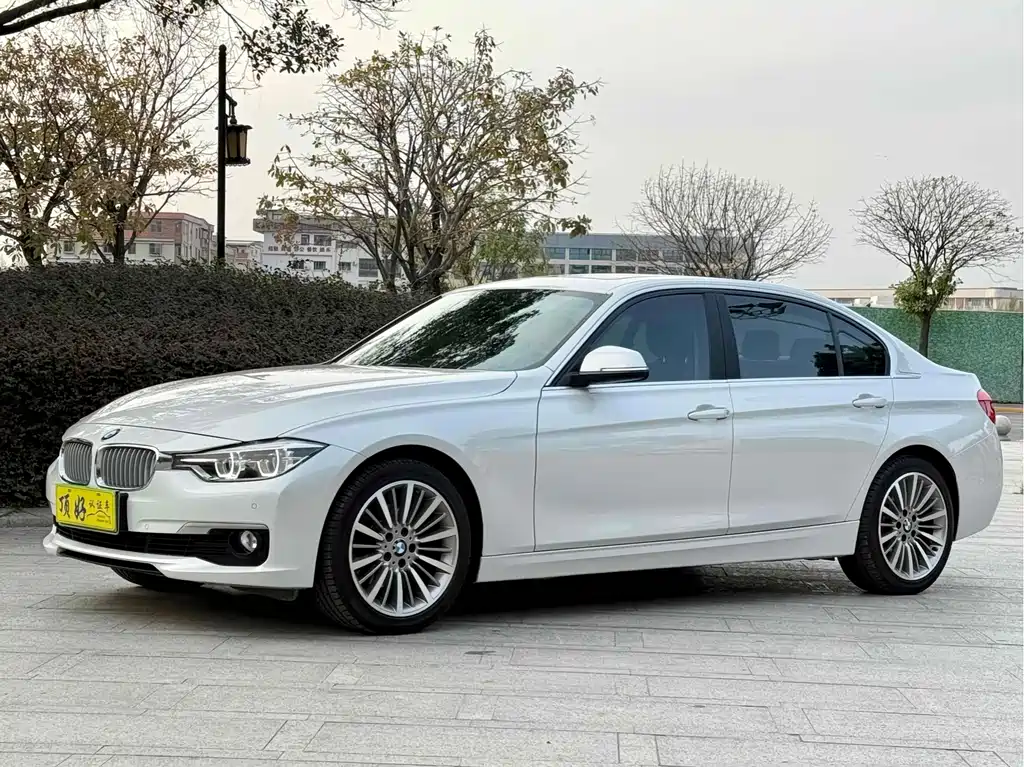 BMW 3 Series 2019 — фото 1
