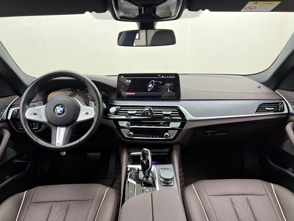 BMW 5 Series 2022 — фото 9