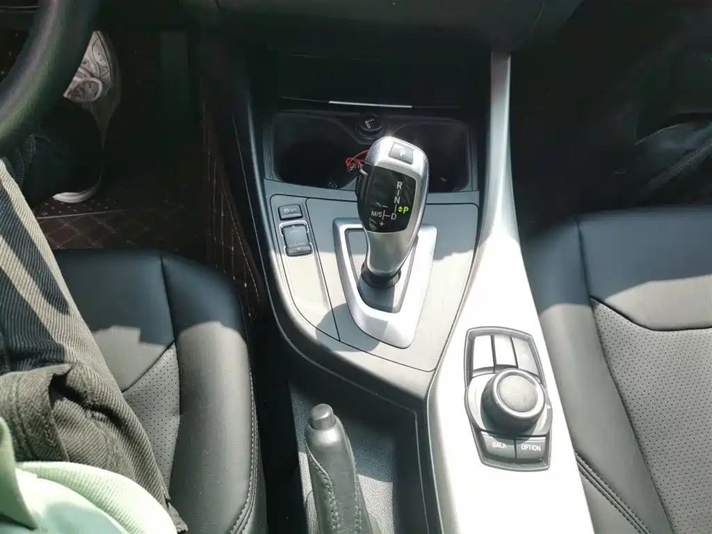 BMW 1 Series 2014 — фото 10