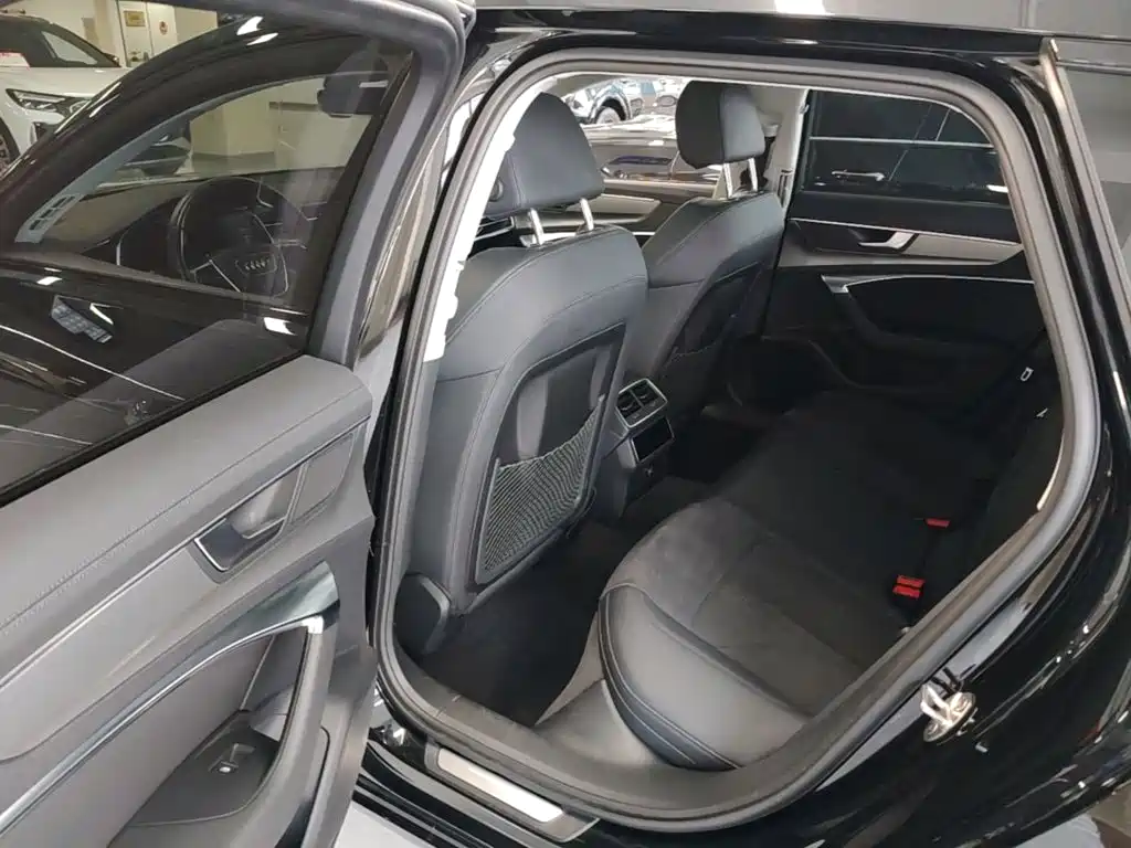 Audi A6 2023 — фото 24