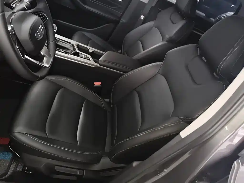 Geely Emgrand 2025 — фото 15