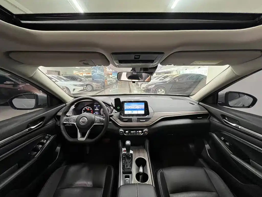 Nissan Teana 2022