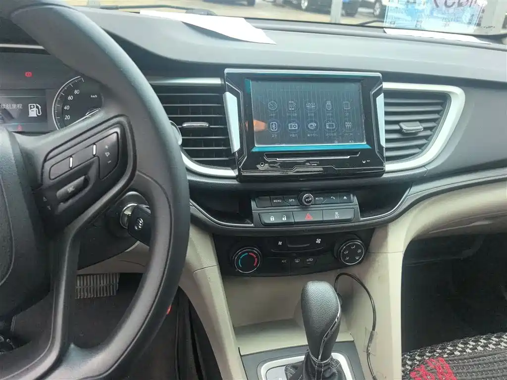 Buick Excelle 2015 — фото 10