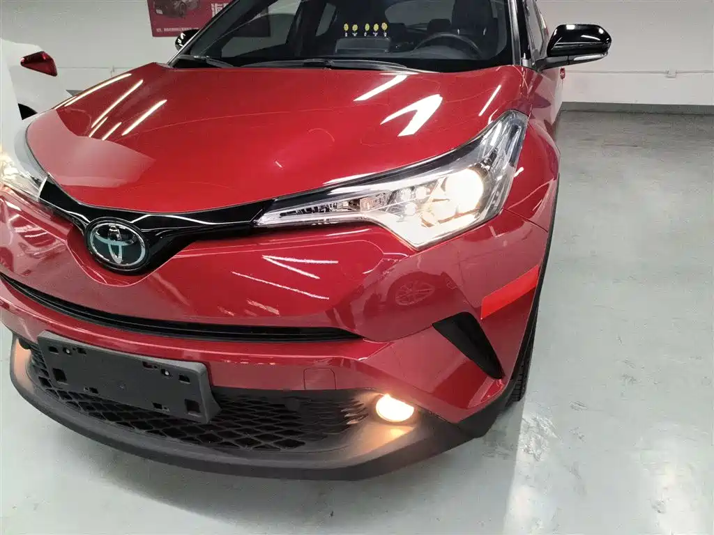 Toyota C-HR 2020 — фото 24
