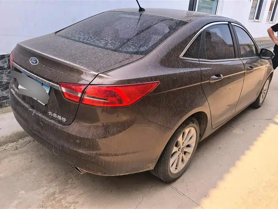 Ford Escort 2016