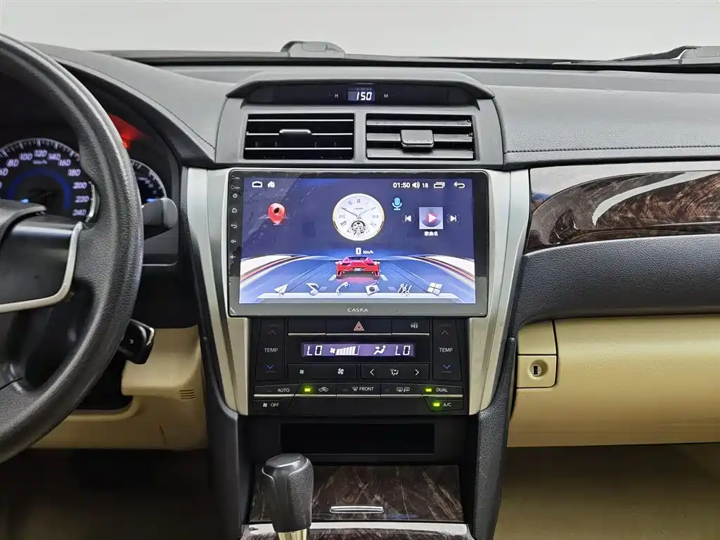 Toyota Camry 2015 — фото 12