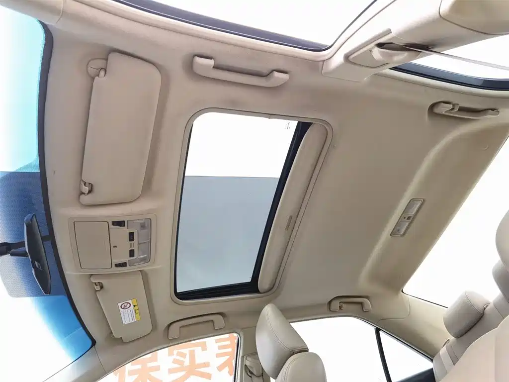 Toyota Camry 2015 — фото 14