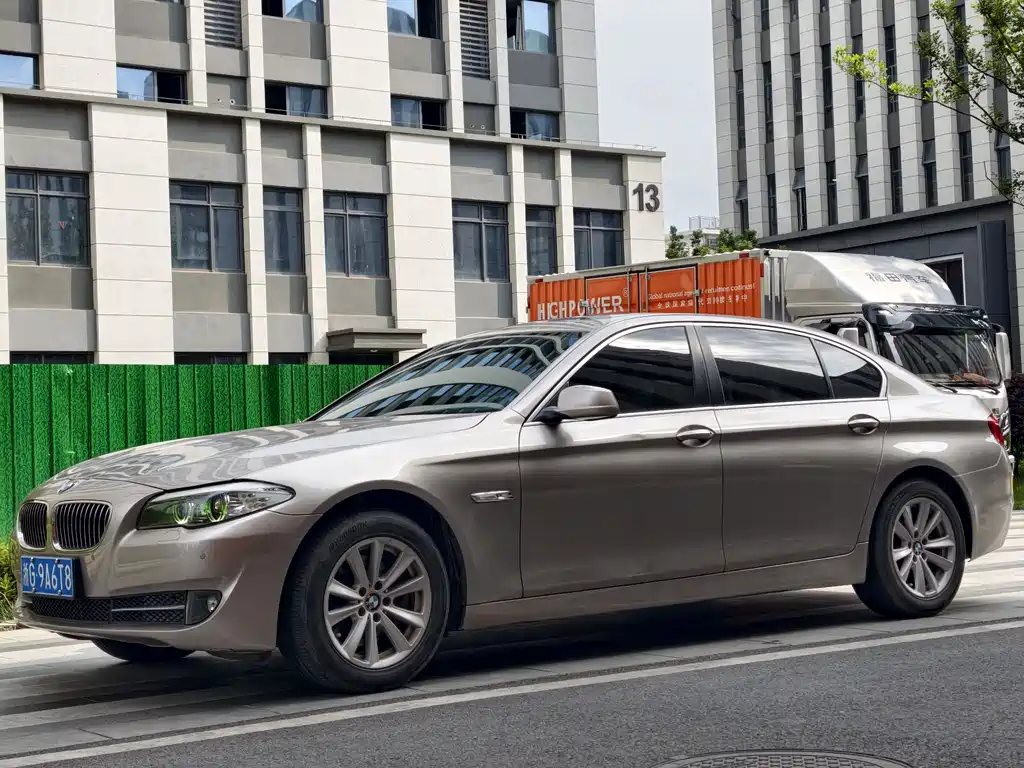 BMW 5 Series 2013 — фото 1