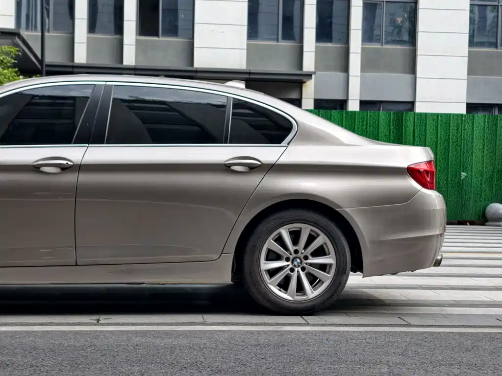 BMW 5 Series 2013 — фото 10