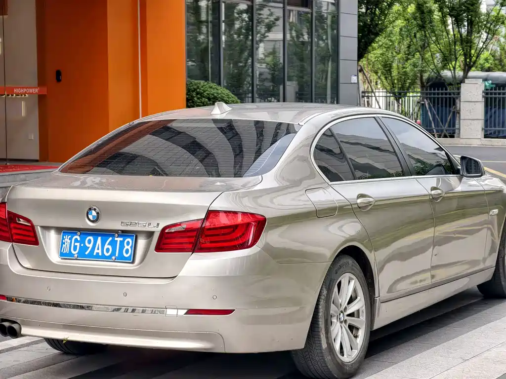 BMW 5 Series 2013 — фото 12