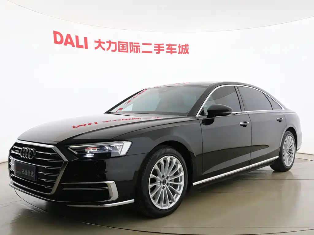 Audi A8 2021 — фото 1