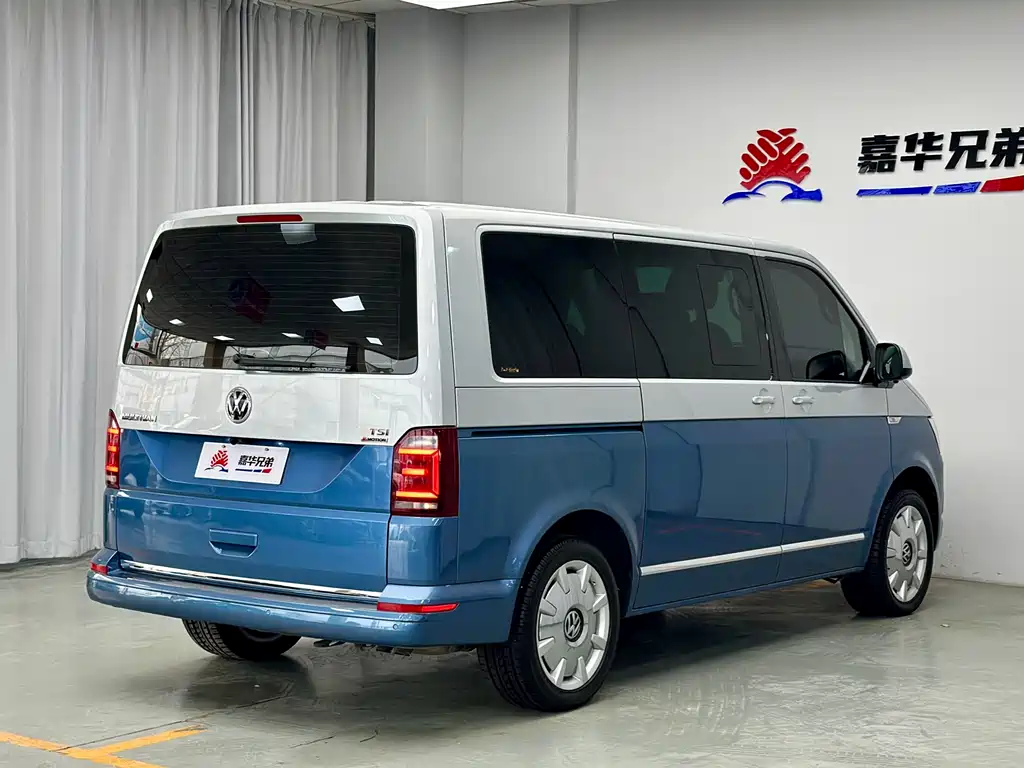 Volkswagen Multivan 2018 — фото 10