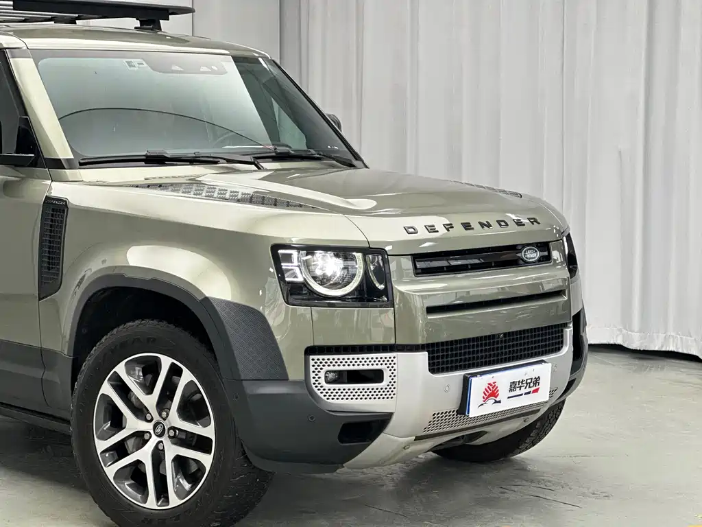 Land Rover Defender 2023 — фото 6
