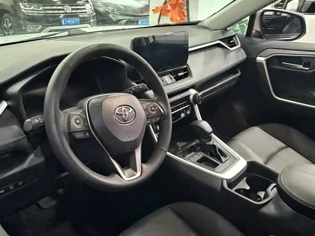 Toyota RAV4 2024