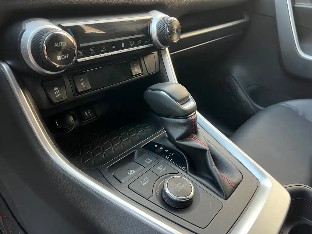 Toyota RAV4 Prime 2022 — фото 14
