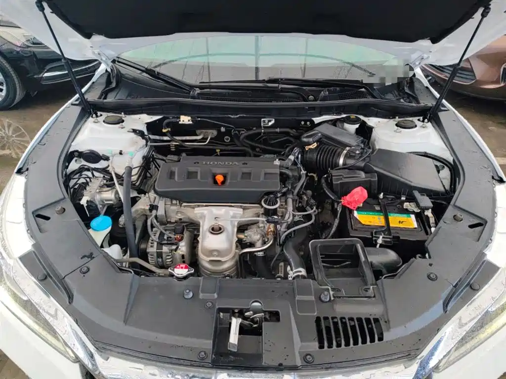 Honda Accord 2017 — фото 20