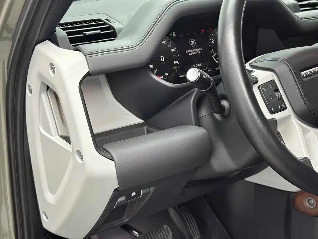 Land Rover Defender 2023 — фото 22