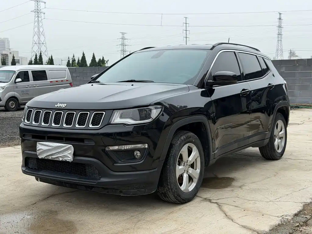 Jeep Compass 2018 — фото 1
