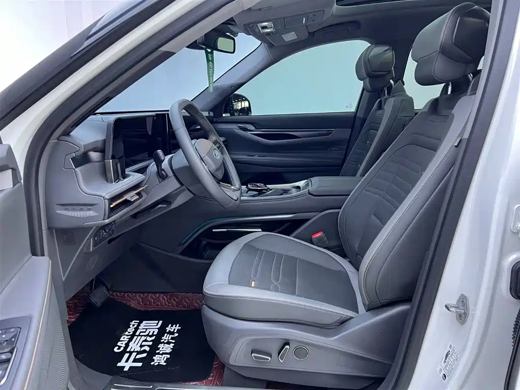 Ford Edge 2023 — фото 15