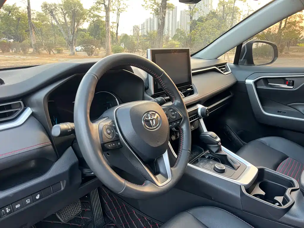 Toyota RAV4 Prime 2022 — фото 16