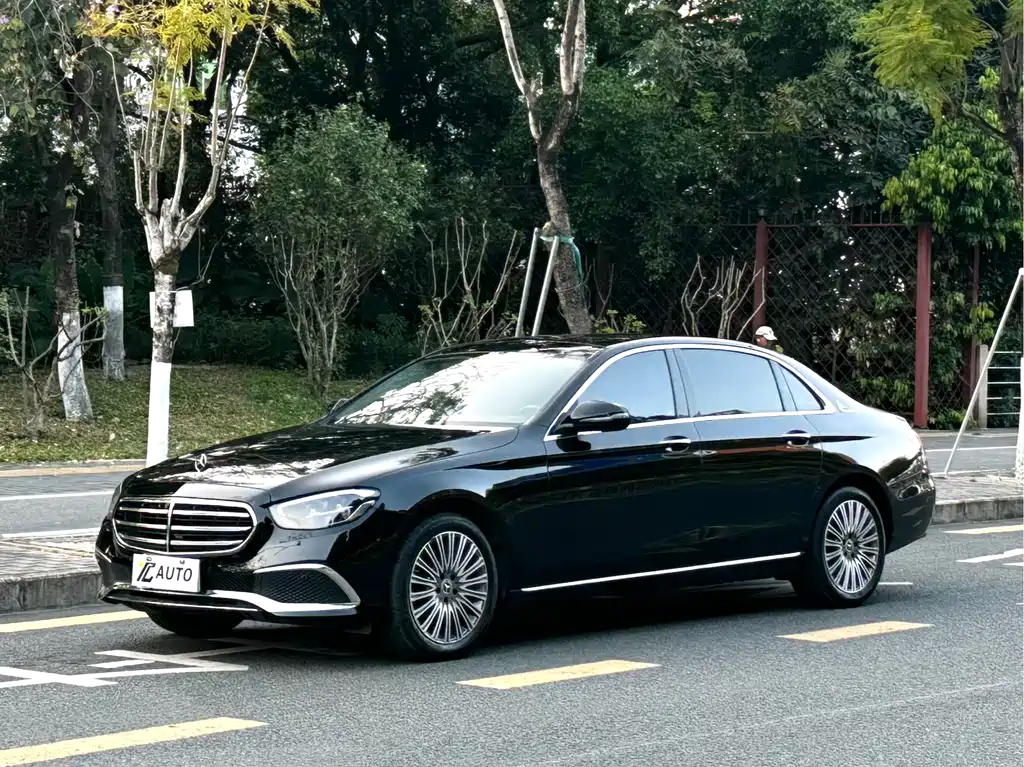 Mercedes-Benz E-Class 2022 — фото 1