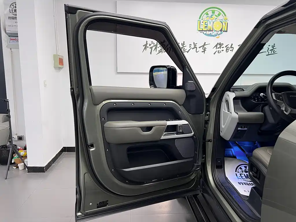 Land Rover Defender 2022 — фото 20