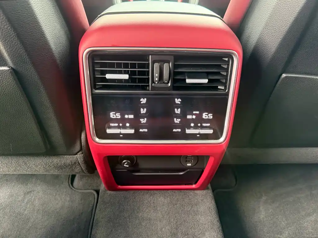 Porsche Cayenne 2019 — фото 12