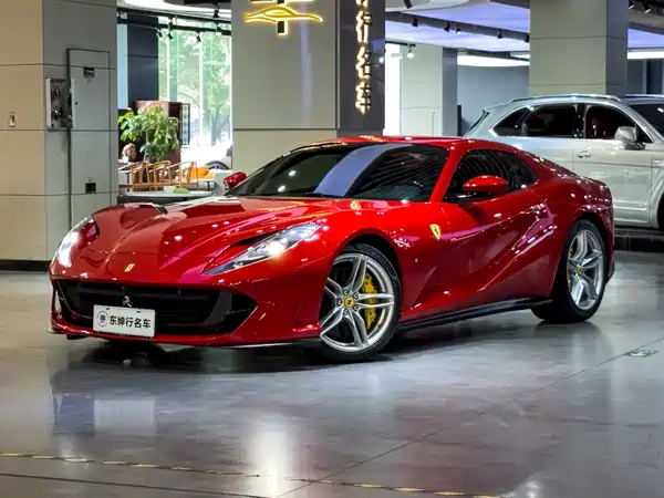 Ferrari 812 2022