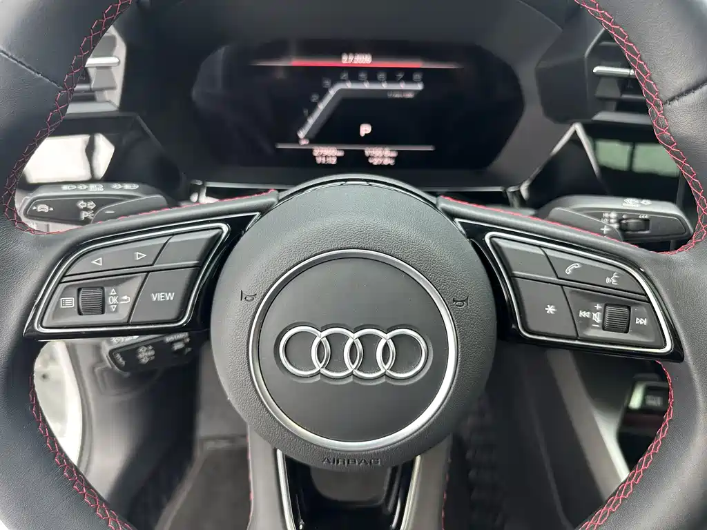 Audi A3 2023 — фото 13