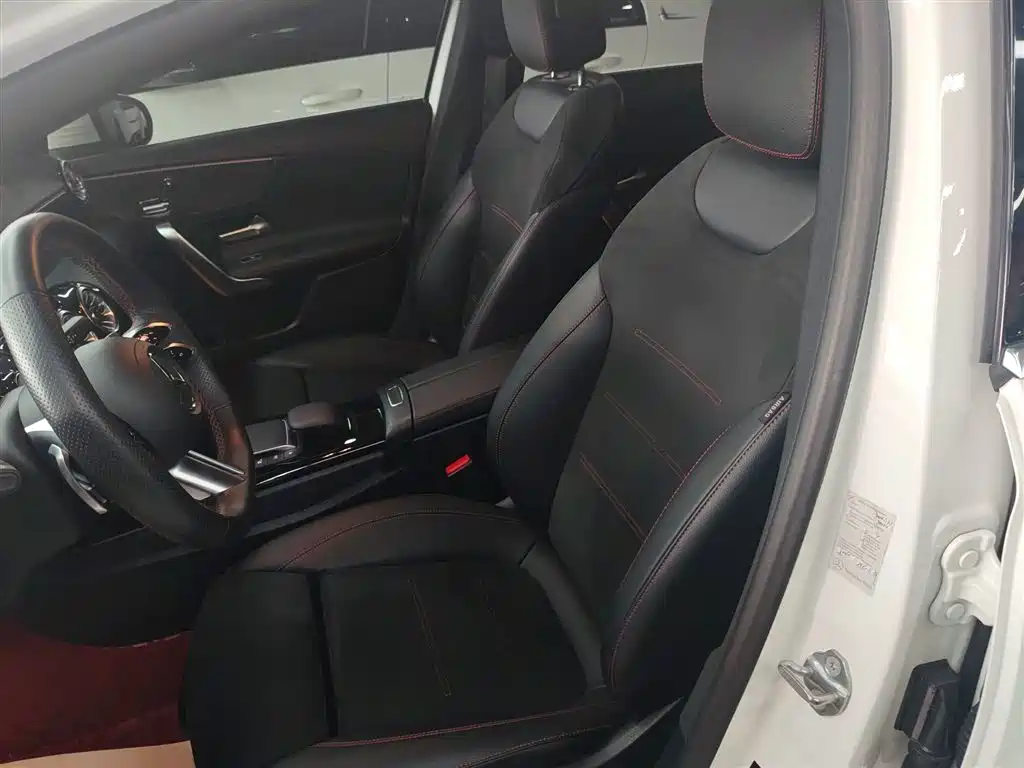 Mercedes-Benz A-Class 2023 — фото 15