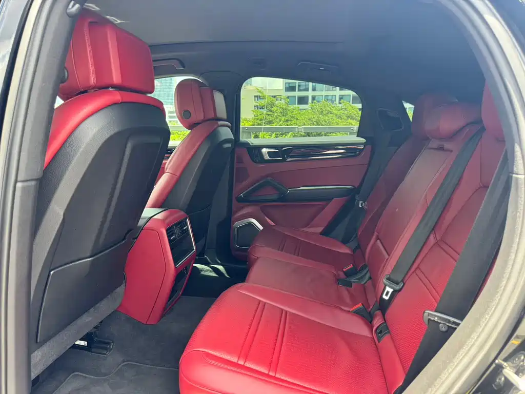 Porsche Cayenne 2019 — фото 10