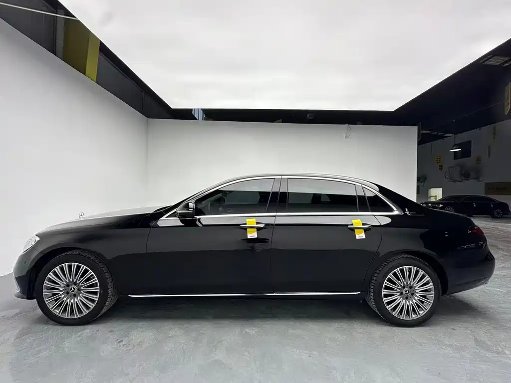Mercedes-Benz E-Class 2023 — фото 3