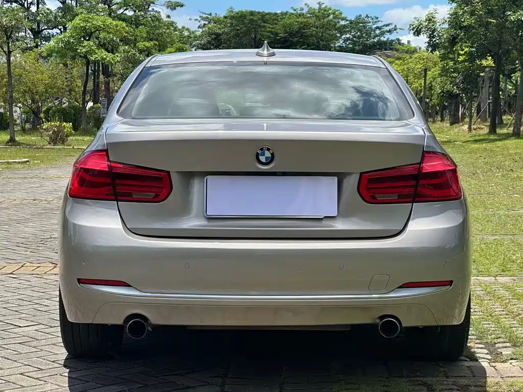 BMW 3 Series 2016 — фото 10