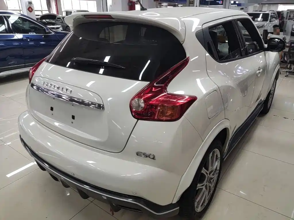 Infiniti ESQ 2017