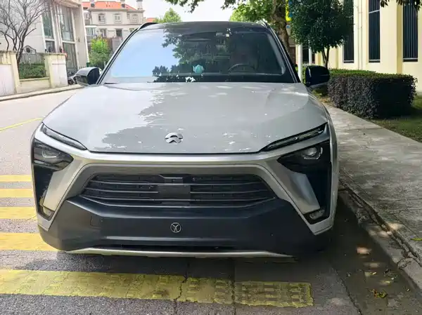 NIO ES8 2022
