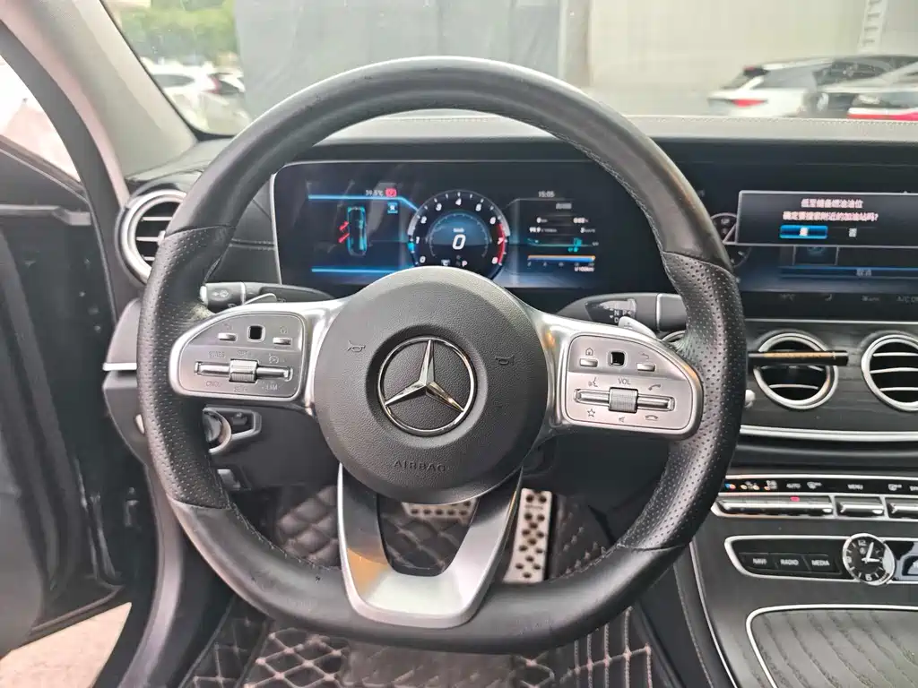 Mercedes-Benz E-Class 2020 — фото 9