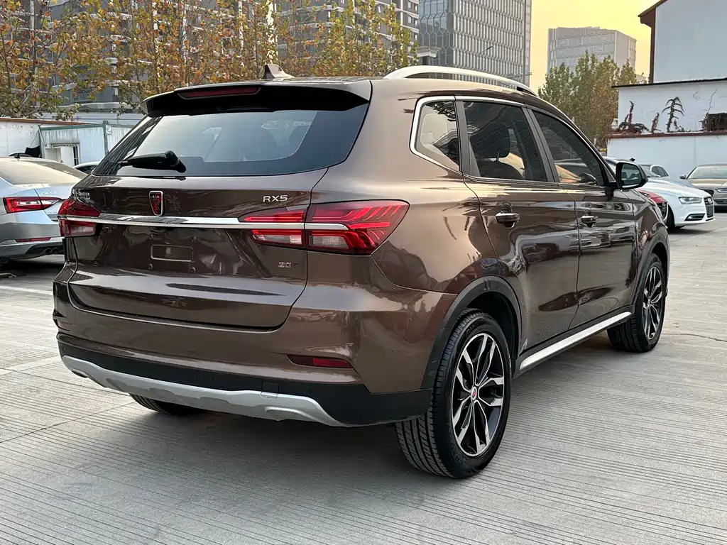 Roewe RX5 2017 — фото 11