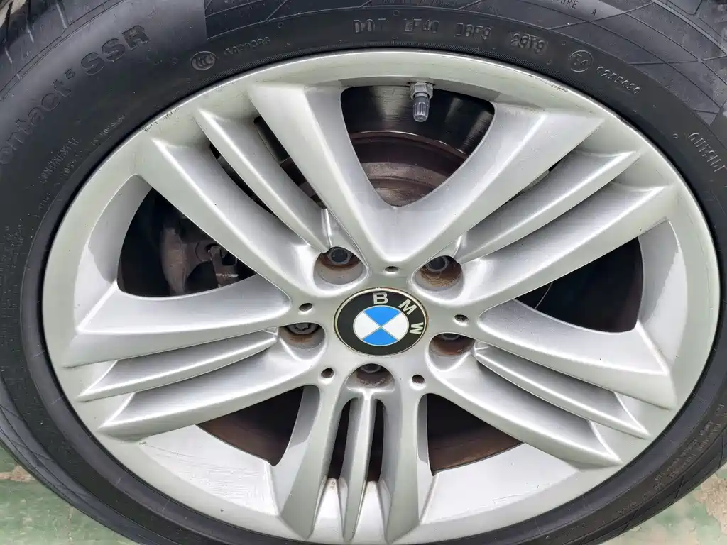 BMW 3 Series 2016 — фото 9