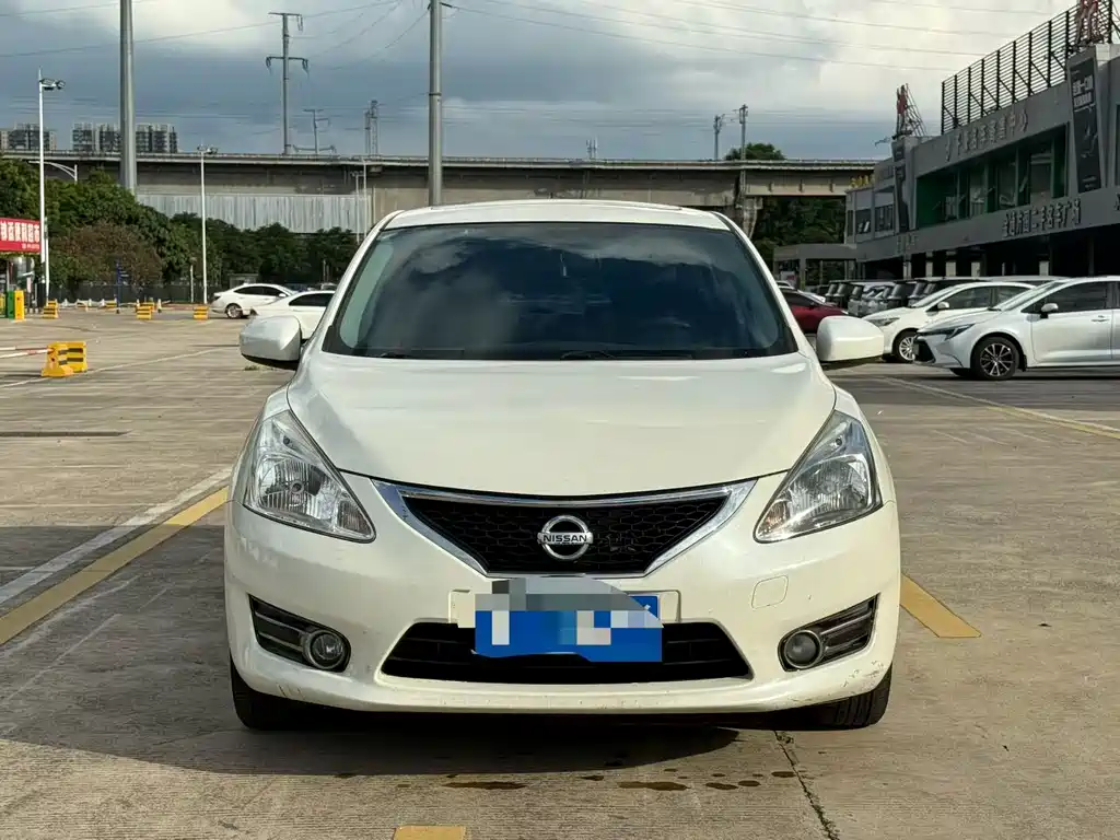 Nissan Tiida 2015 — фото 4