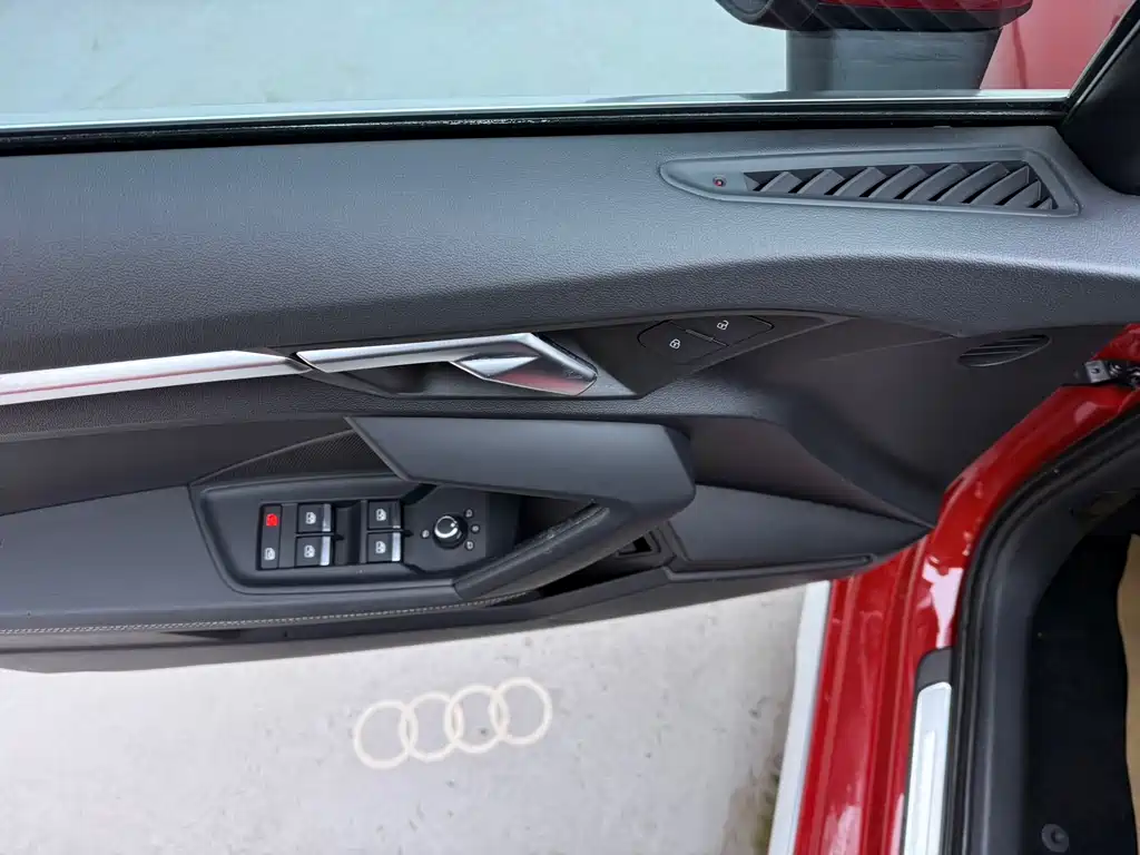 Audi A3 2023 — фото 4