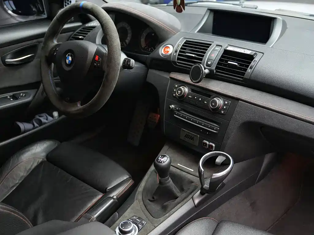 BMW 1 Series M 2012 — фото 15