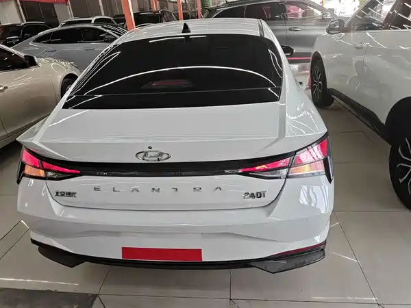 Hyundai Elantra 2021