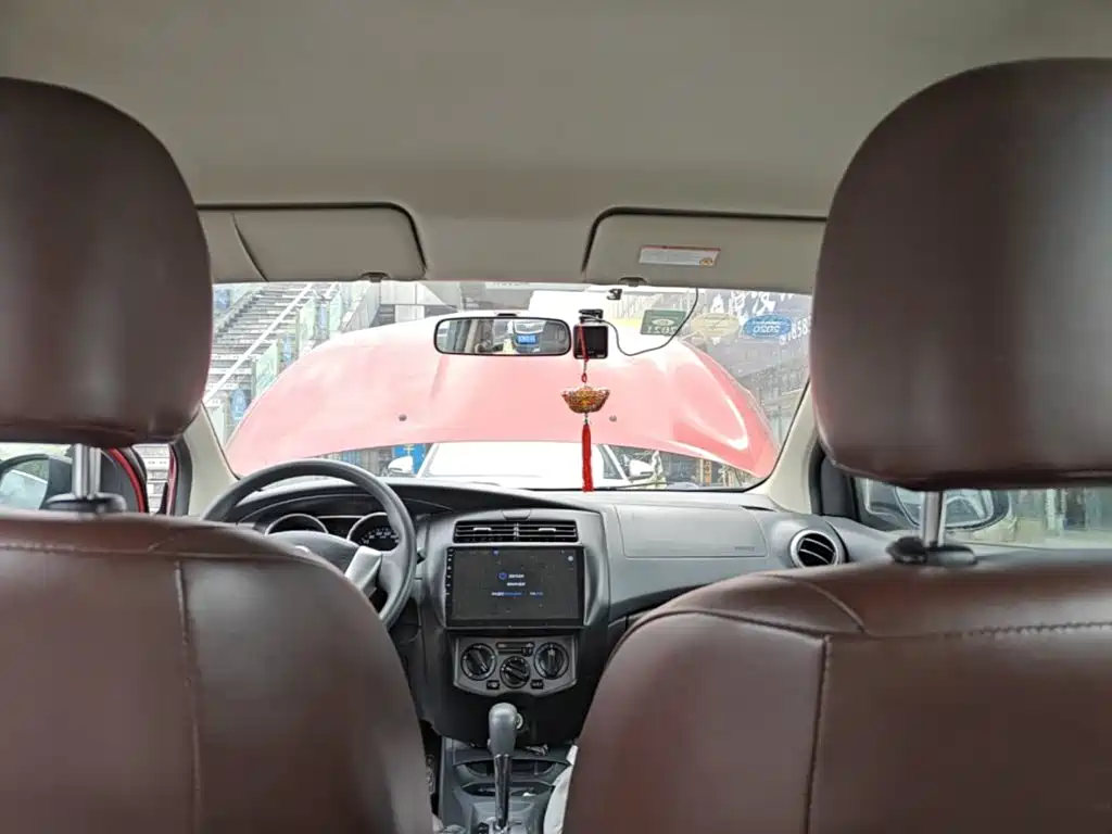 Nissan Livina 2015 — фото 14