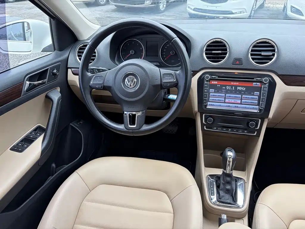 Volkswagen Jetta 2015 — фото 11