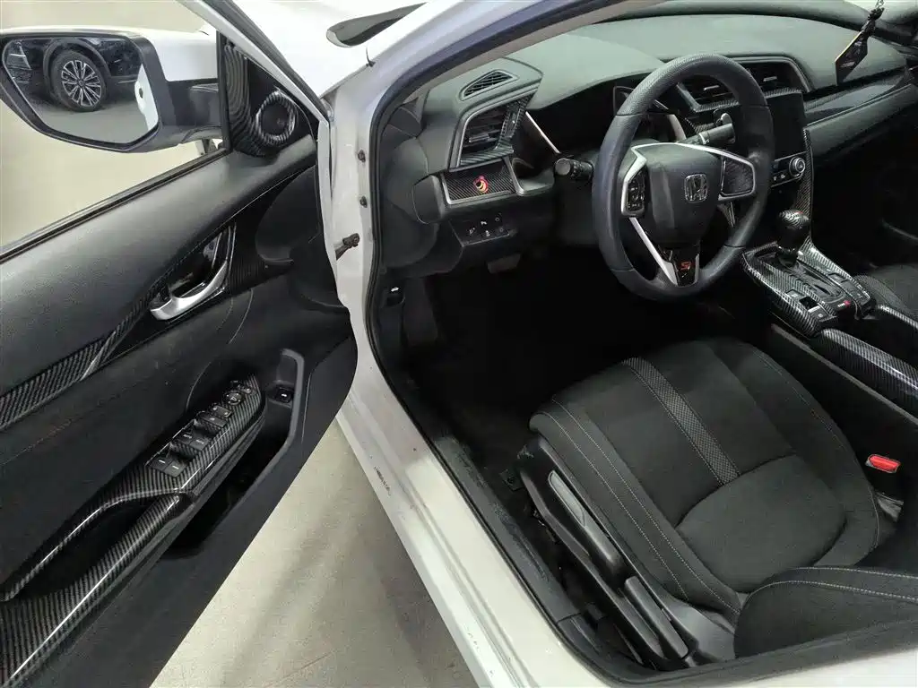 Honda Civic 2021 — фото 12